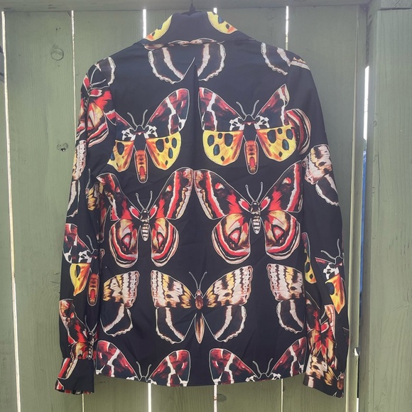 Butterfly Print Button Down Shirt - Picture 2 of 9